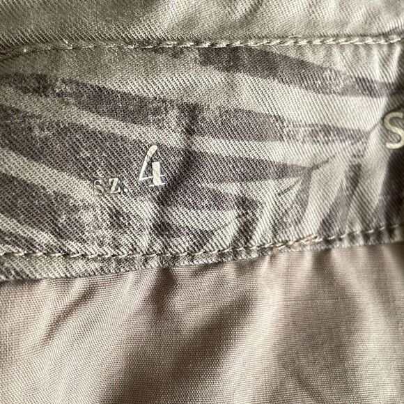 WHBM High Rise Short Khaki Tropical Print 4 - Picture 11 of 13